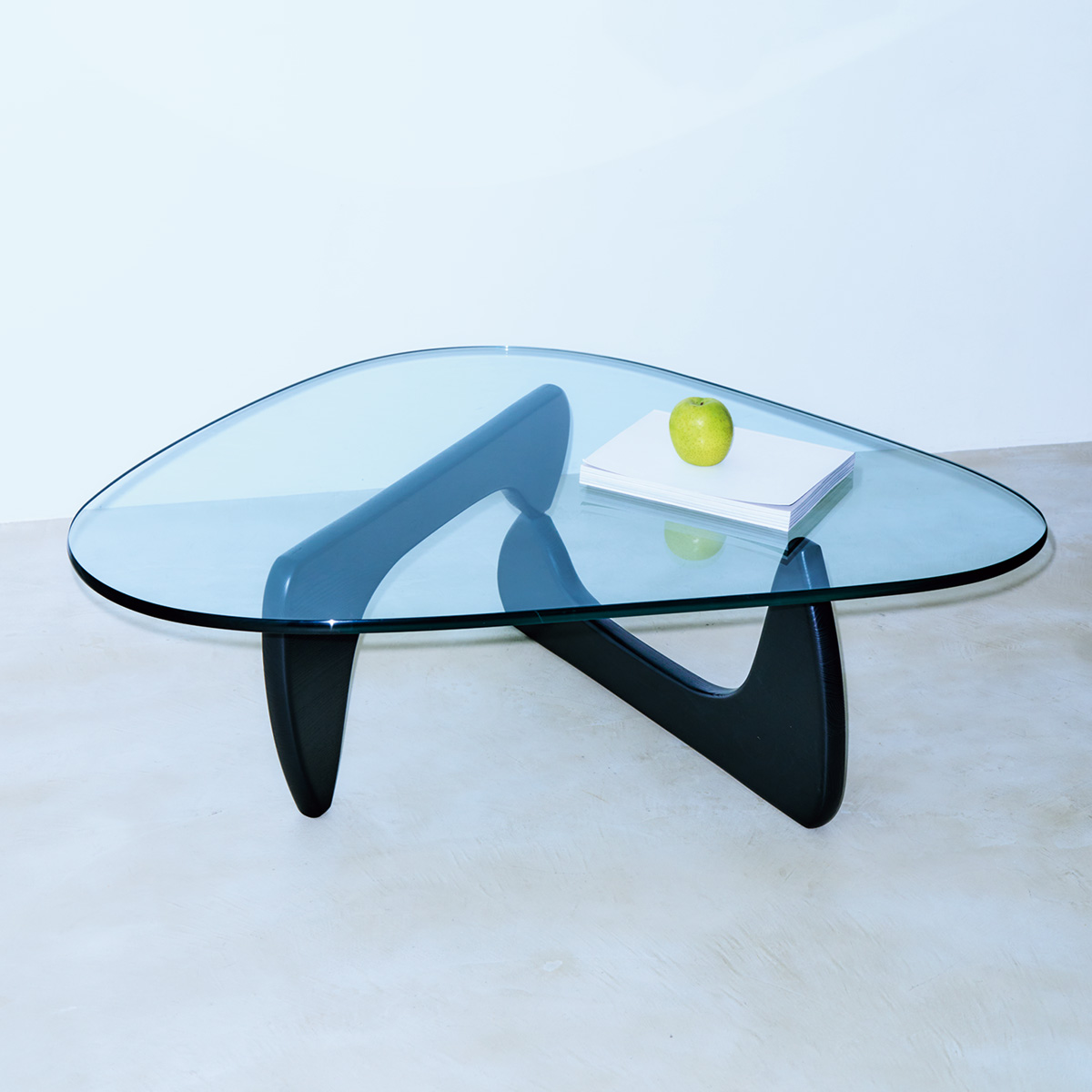 イサム・ノグチの〈コーヒー テーブル〉