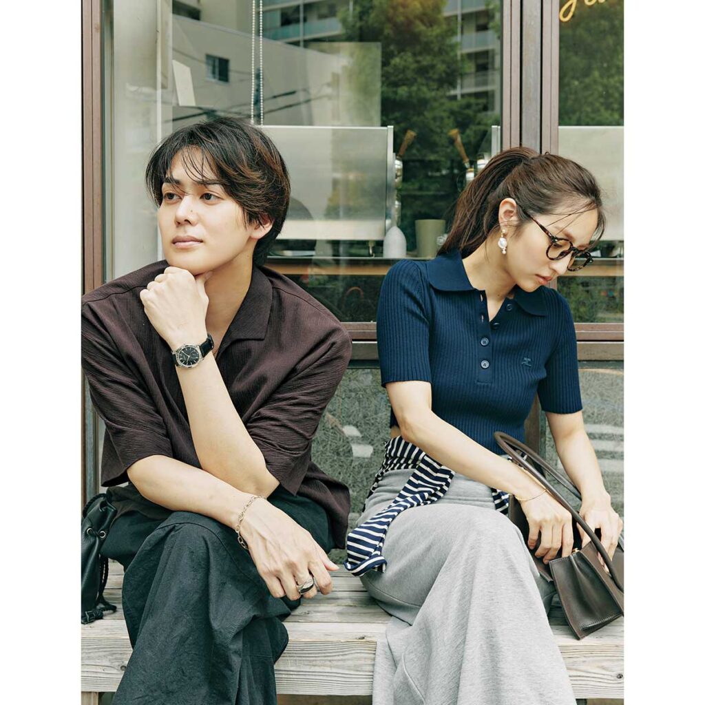 ネイビーポロとIラインスカートのコーデ