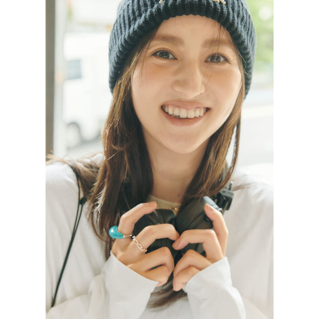 ロンTとニット帽のカジュアルコーデ