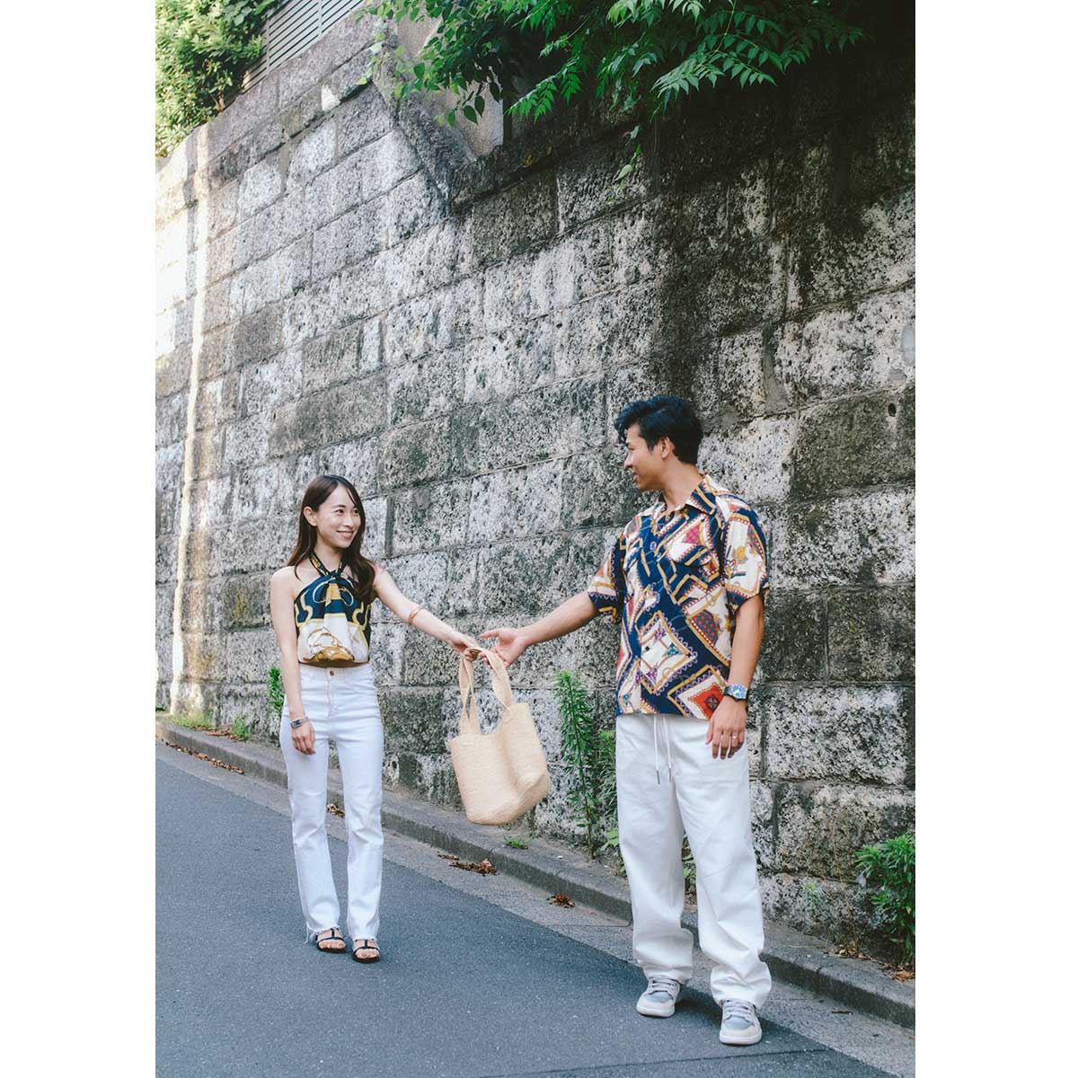 エルメスの大判スカーフのコーデ