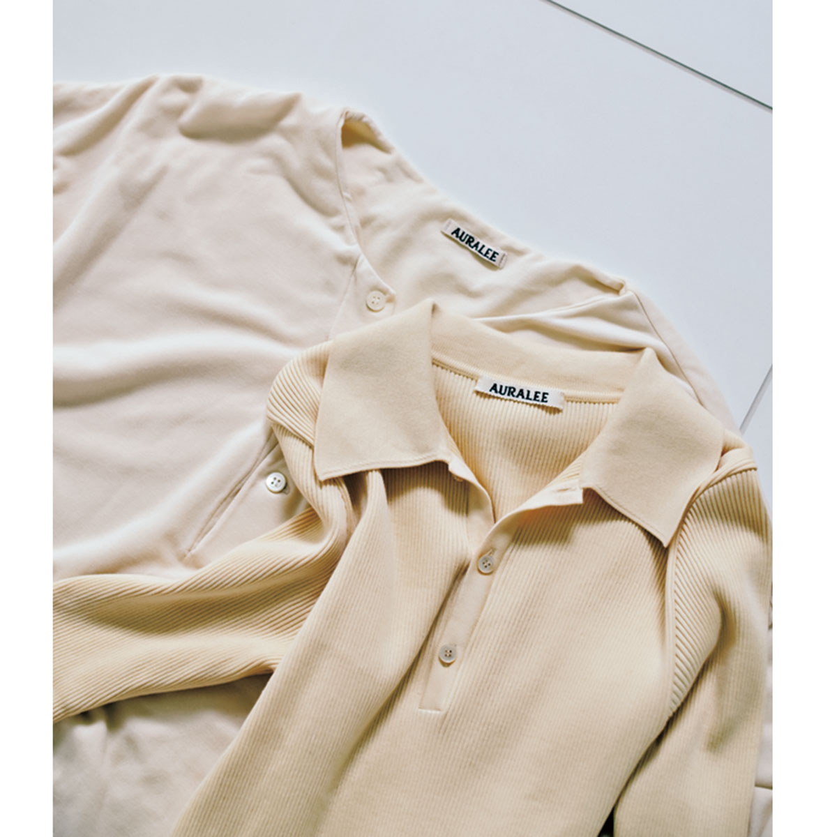 AURALEEのトップス