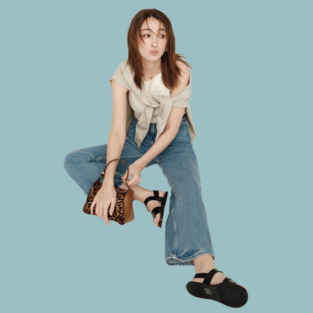 ロンTの肩掛けコーデ