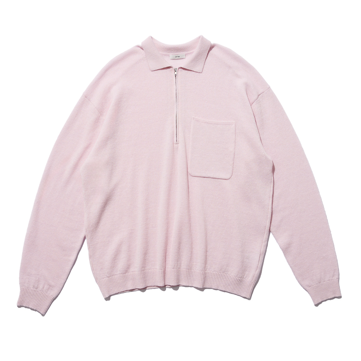 ピンクのハーフジップニット