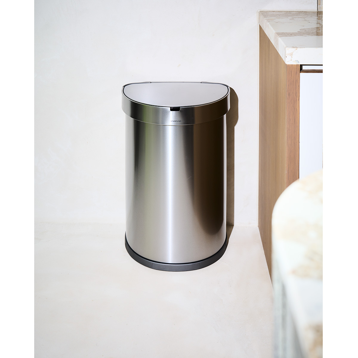 Simplehumanの自動開閉ゴミ箱