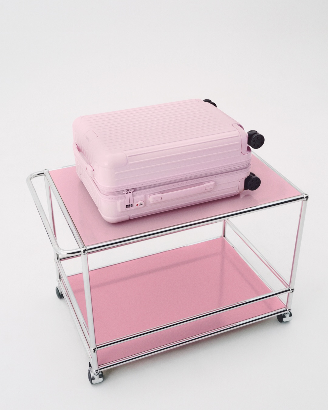 リモワ　RIMOWA　バレリーナピンク　スーツケース