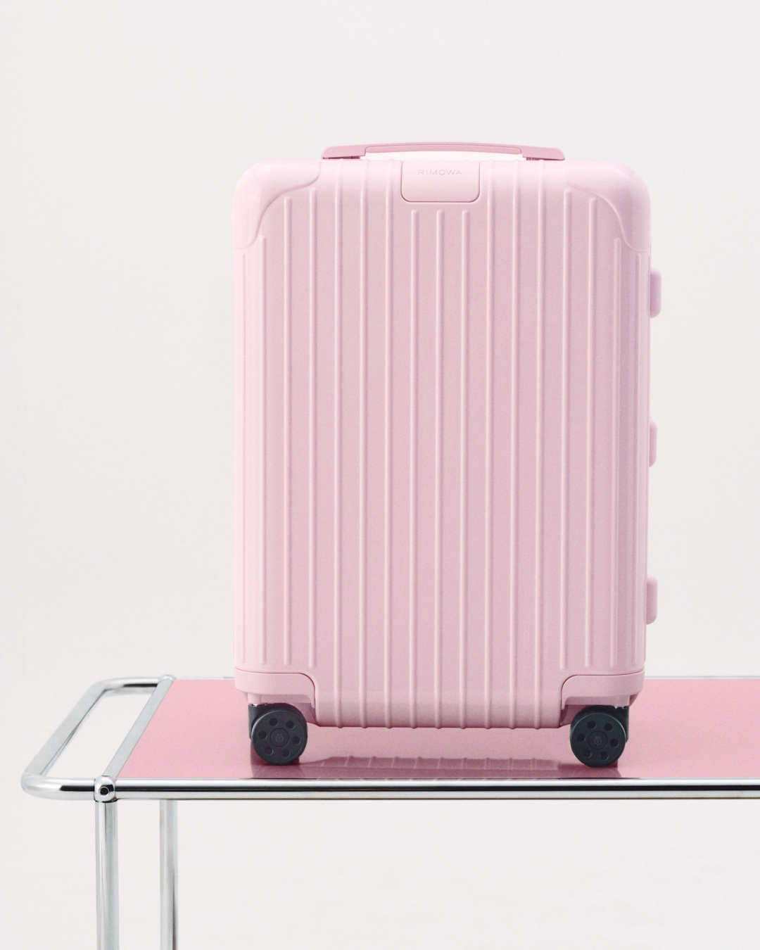 リモワ　RIMOWA　バレリーナピンク　スーツケース