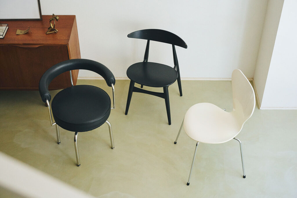 Fritz Hansenのセブンチェア,Carl Hansen ＆ SønのCH33T,ル・コルヴィジェのLC7