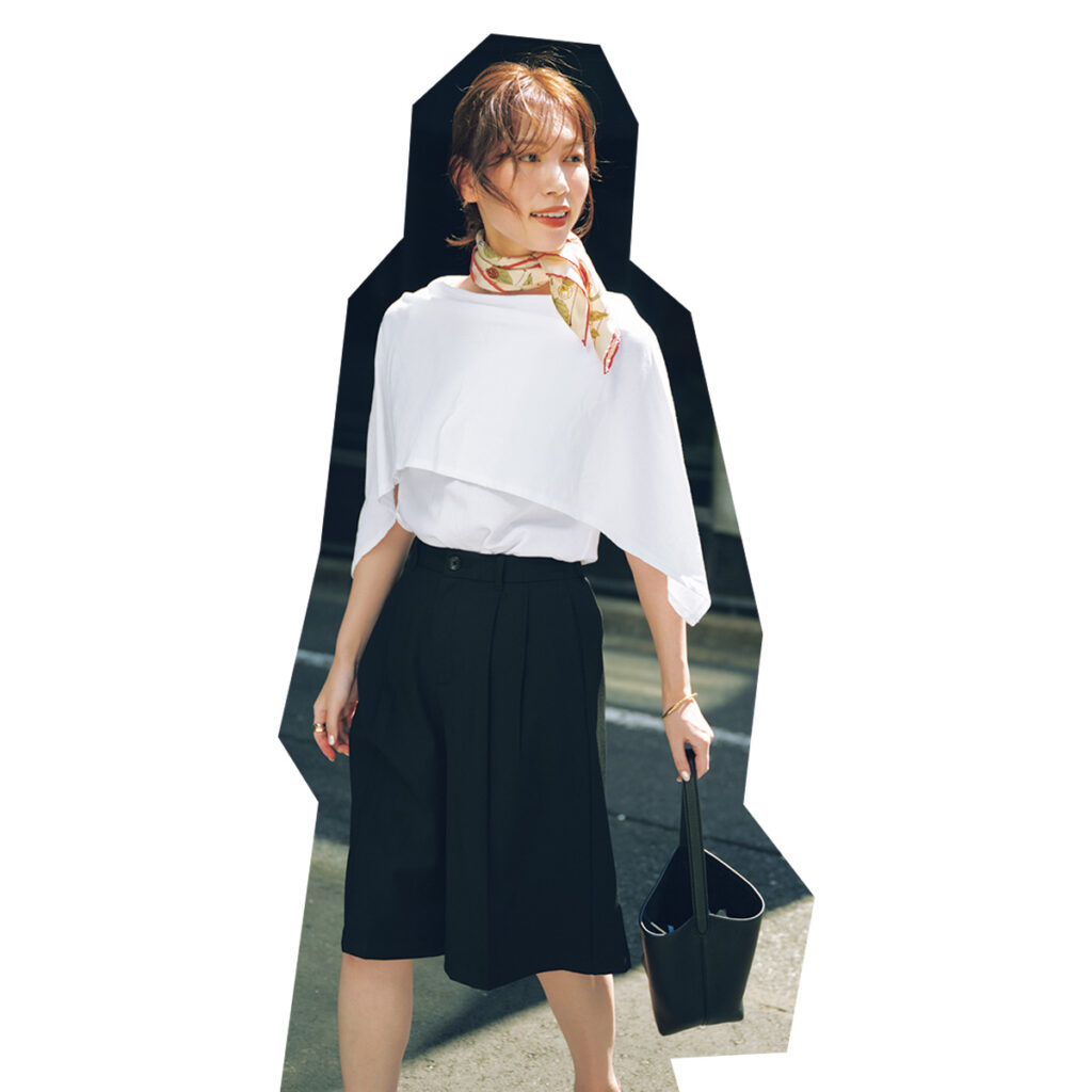 GUのハーフパンツと秋色スカーフのコーデ