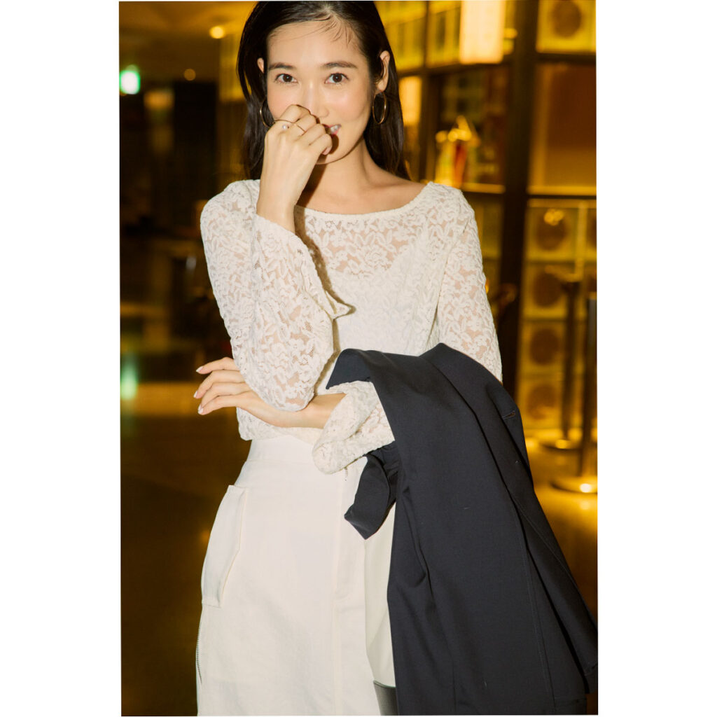 レーストップスのコーデ