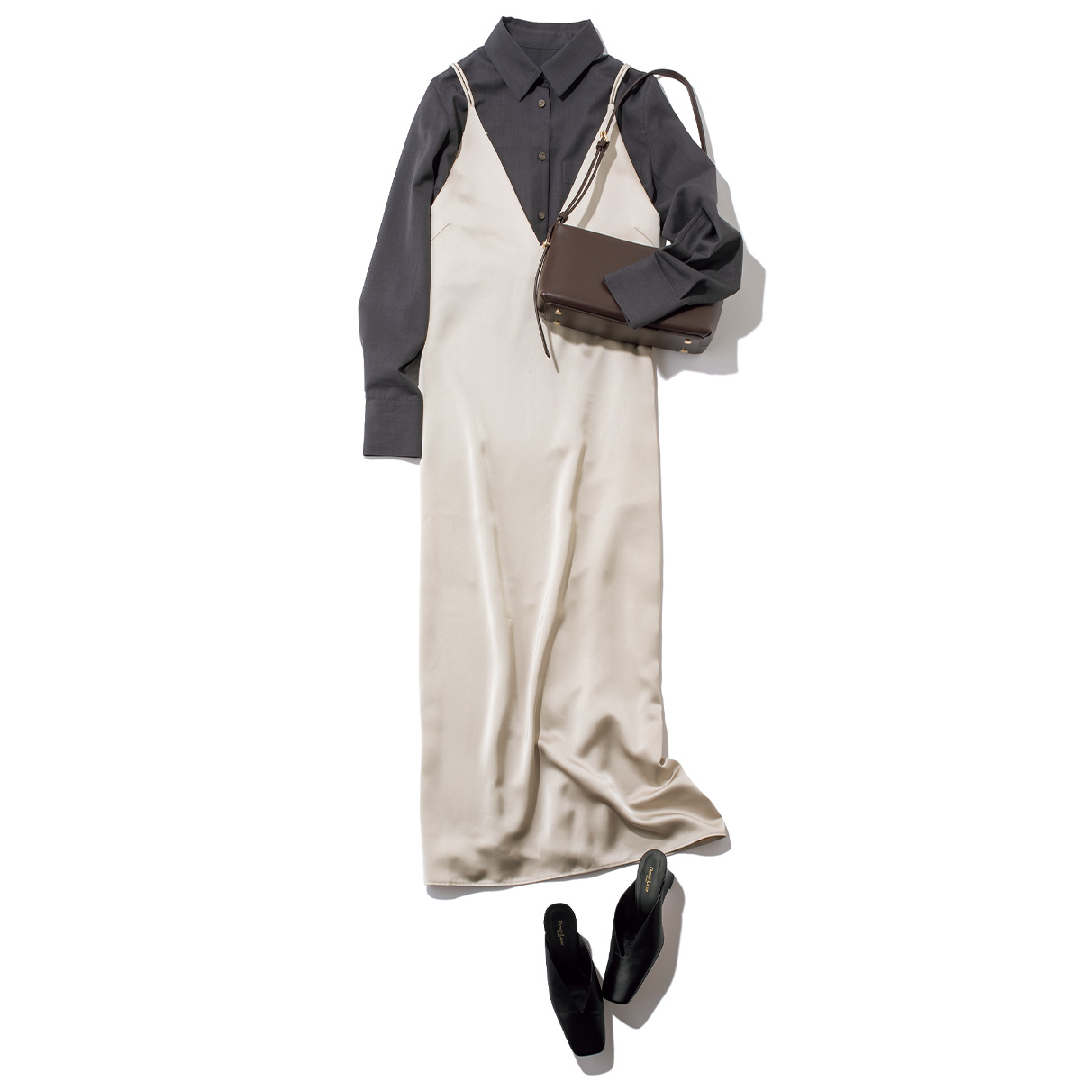 シアーシャツとキャミワンピのレイヤードコーデ