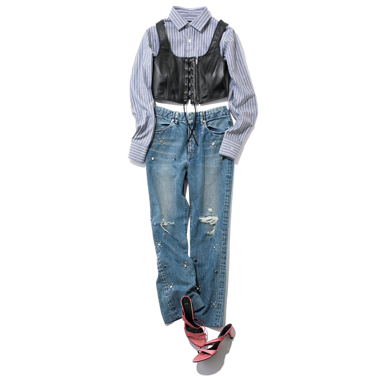 短丈シャツとビスチェのレイヤードにデニムのコーデ