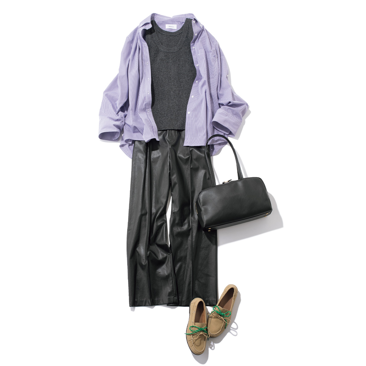 ギンガムチェックシャツとレザーパンツのコーデ
