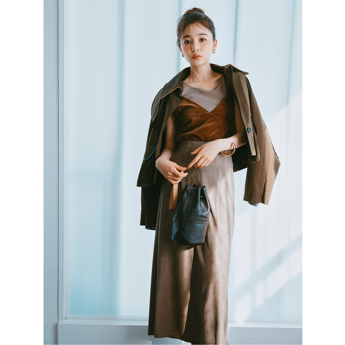 ブラウンジャケットのコーデ