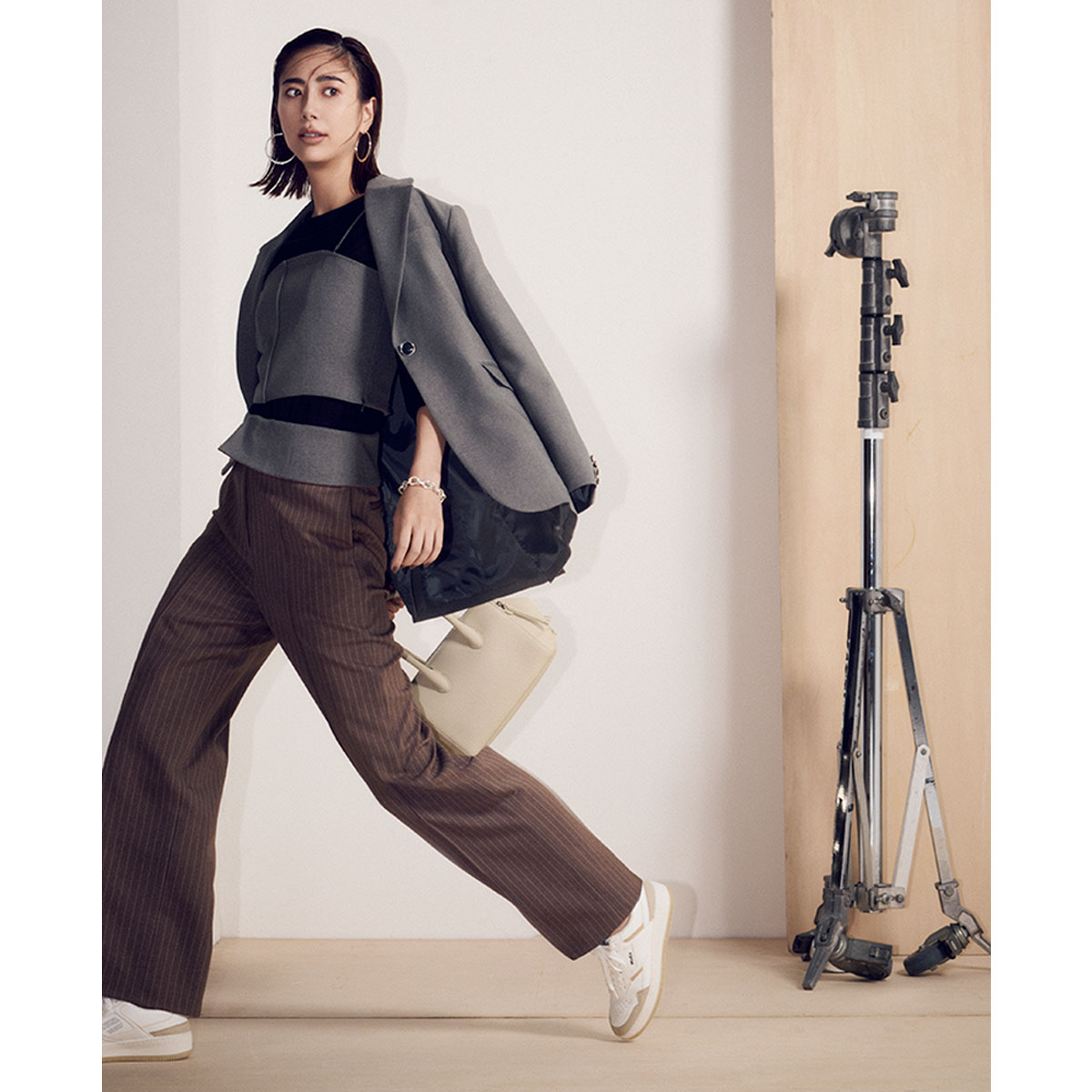 ビスチェとジャケットのコーデ