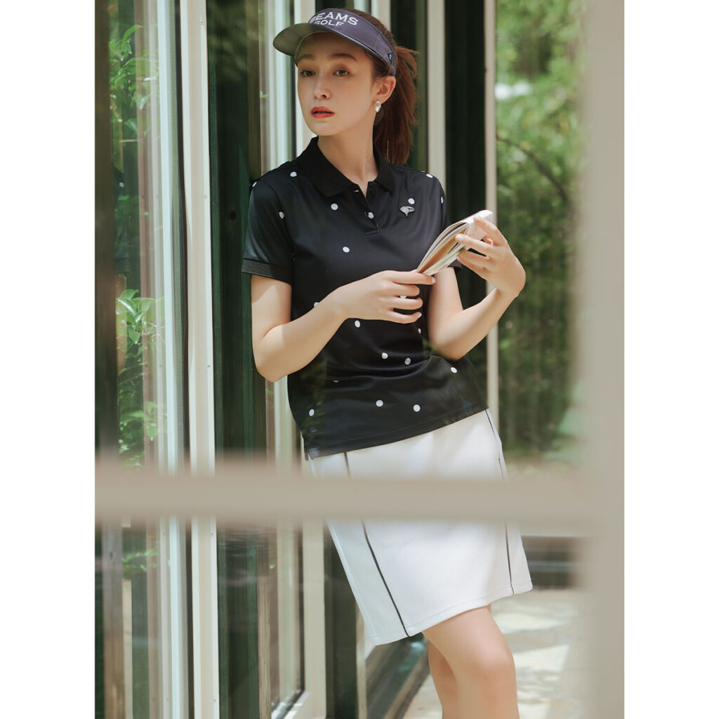 ドットプリントのポロシャツのゴルフコーデ