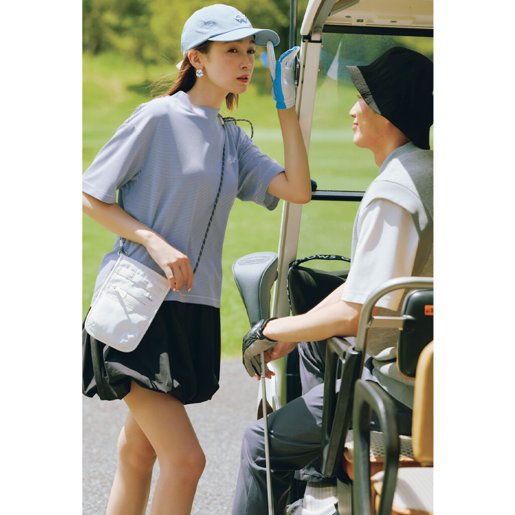 バルーンスカートのゴルフコーデ