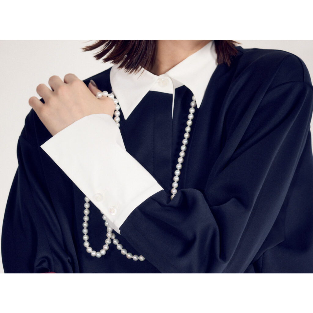 ブラウスとパンツのセットアップコーデ