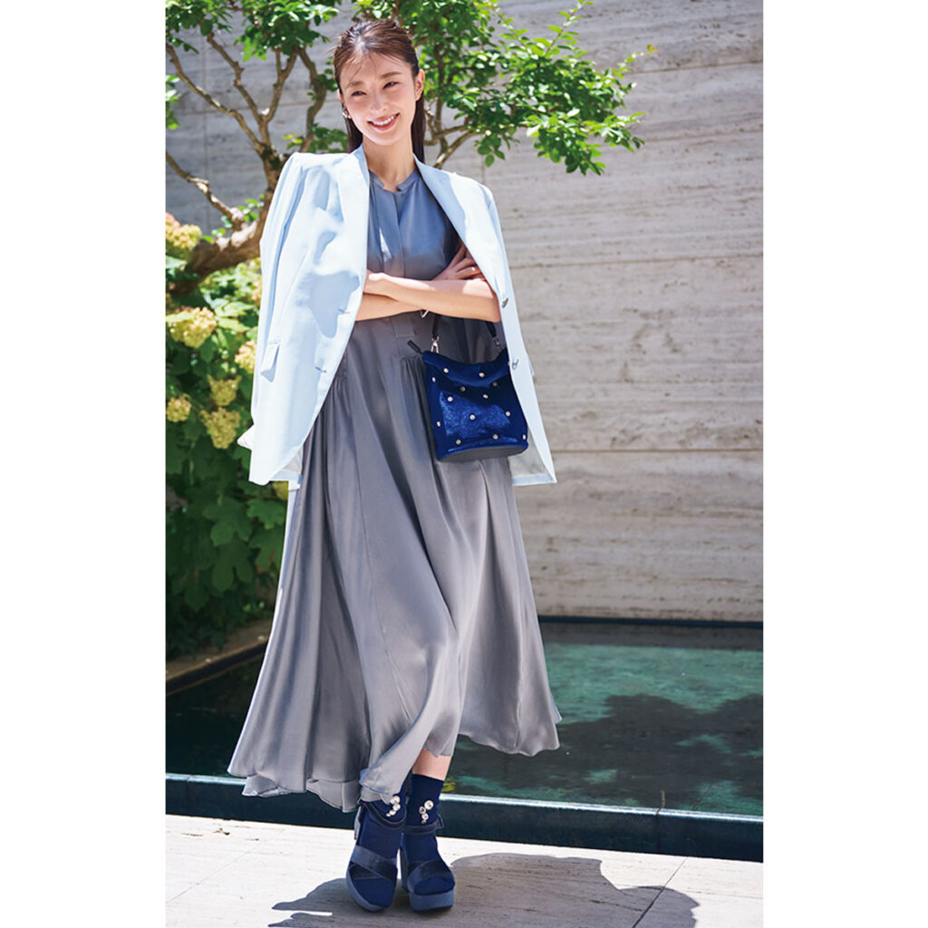 ブルートーンのお呼ばれコーデ