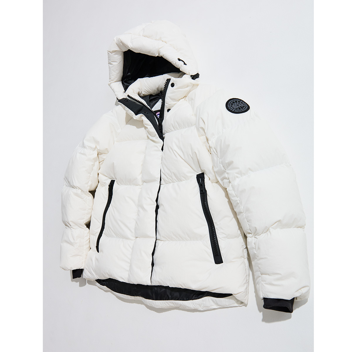 CANADA GOOSEの〈ブライデン パッファー ブラックレーベル〉