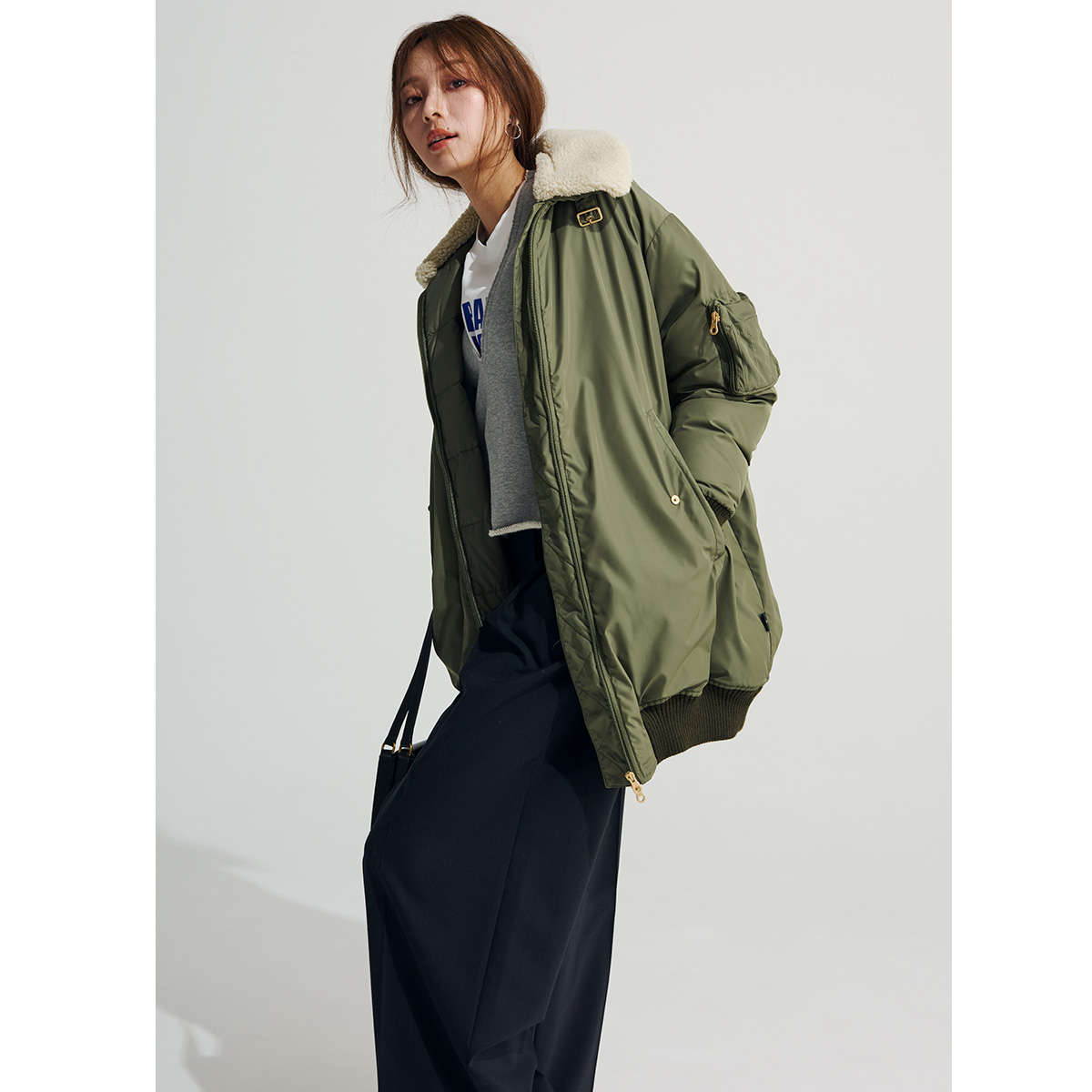 ミリタリーダウンのコーデ