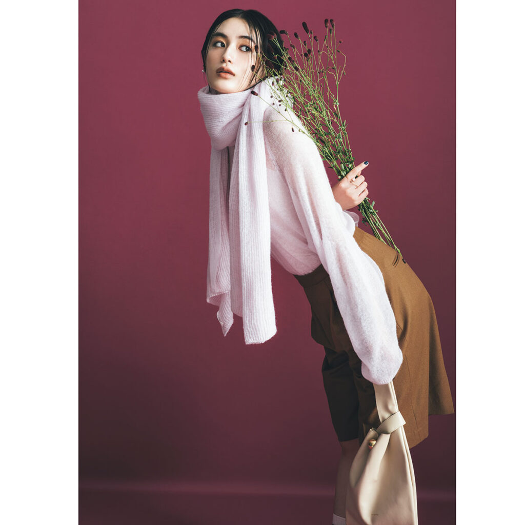 ゆるニットと秋色ハーフパンツのコーデ