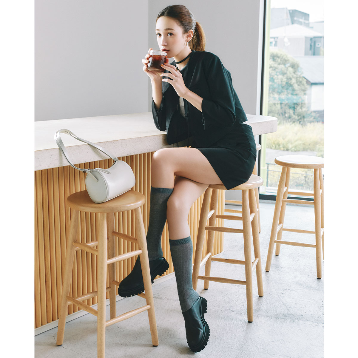 ジャケットとスカートの大人のバレエコアコーデ