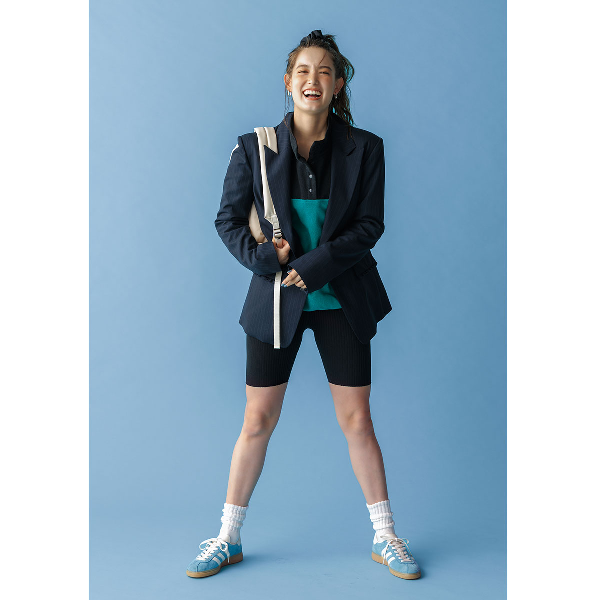 ジャケットとバイカーパンツコーデ