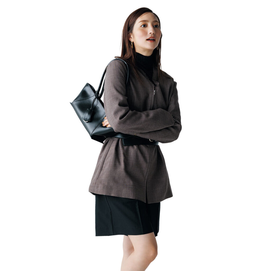 ブルゾンジャケットとハーフパンツのコーデ