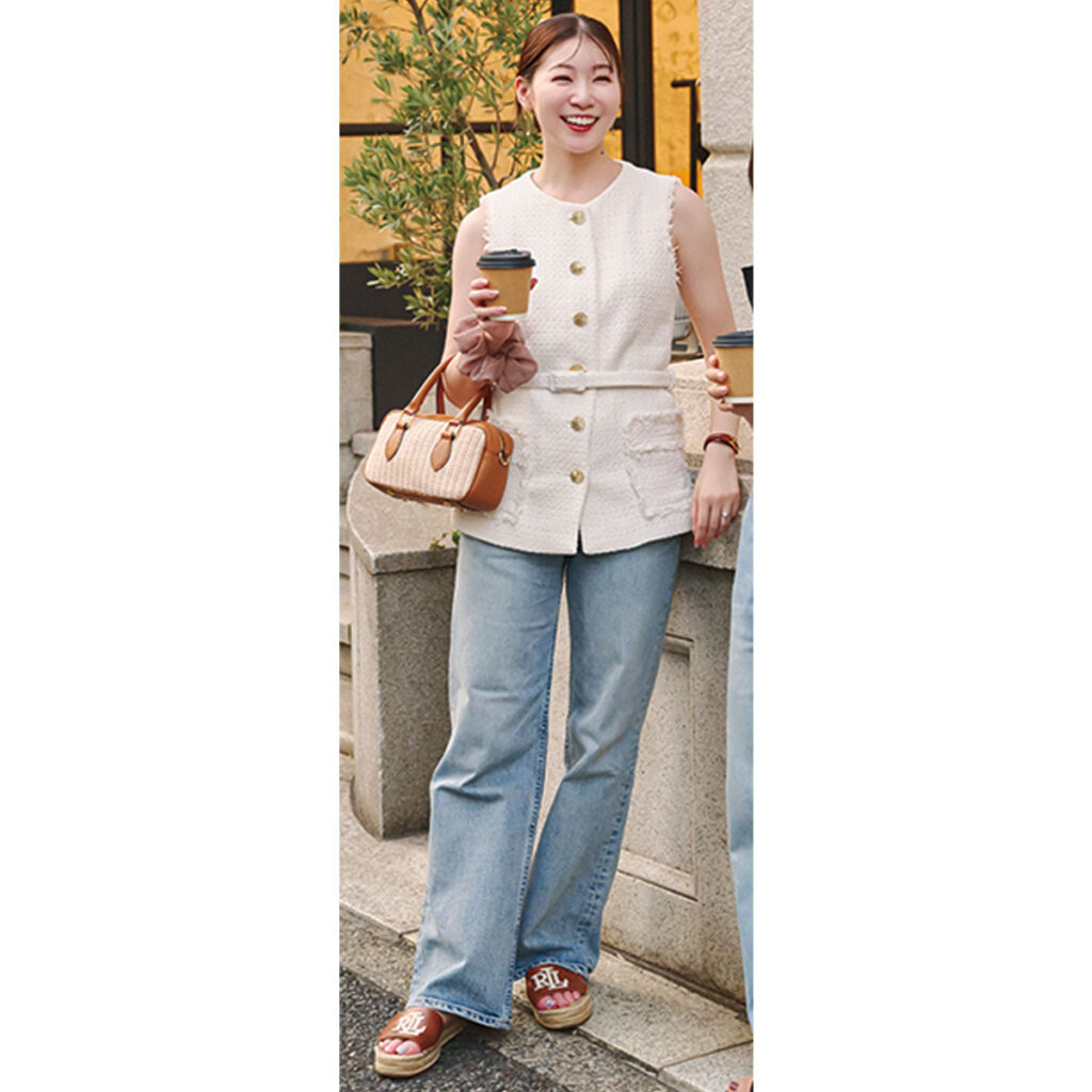 ツイードジレとデニムのコーデ