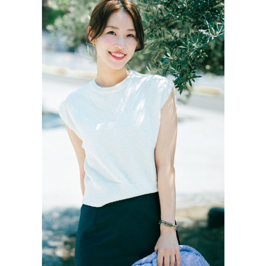 スパンコールのノースリニット