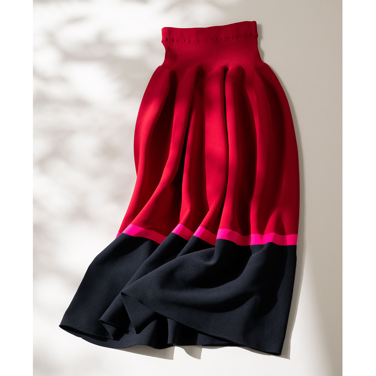 深紅×ピンクのスカート