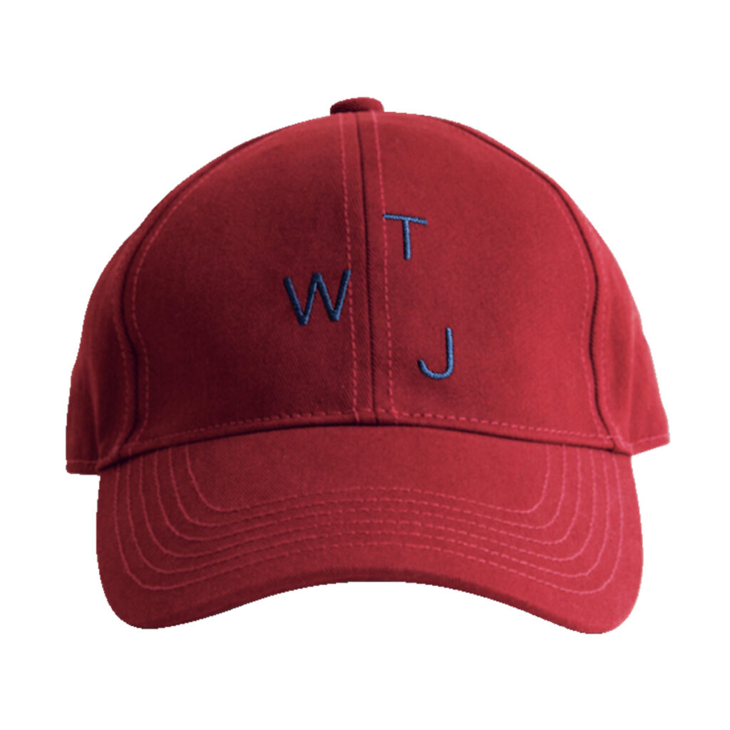 バーガンディカラーのロゴキャップ