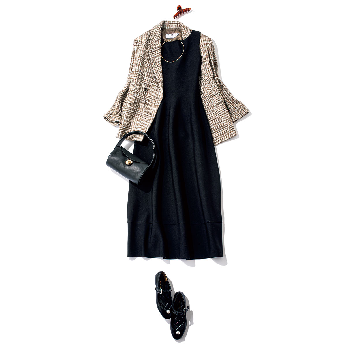 ノースリワンピにチェック柄ジャコットのコーデ