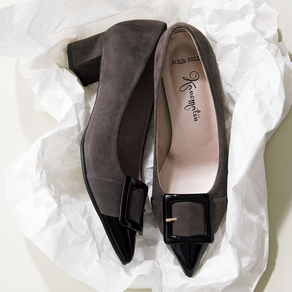 銀座かねまつのバイカラーパンプス