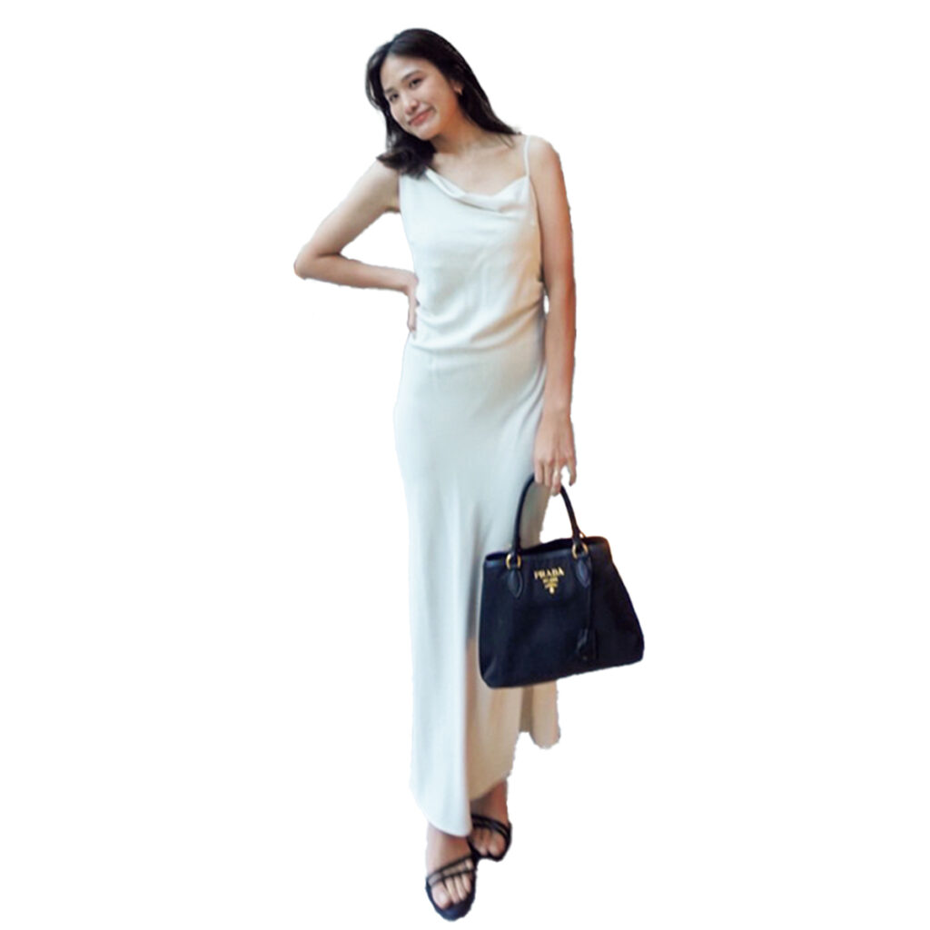 白のキャミワンピコーデ