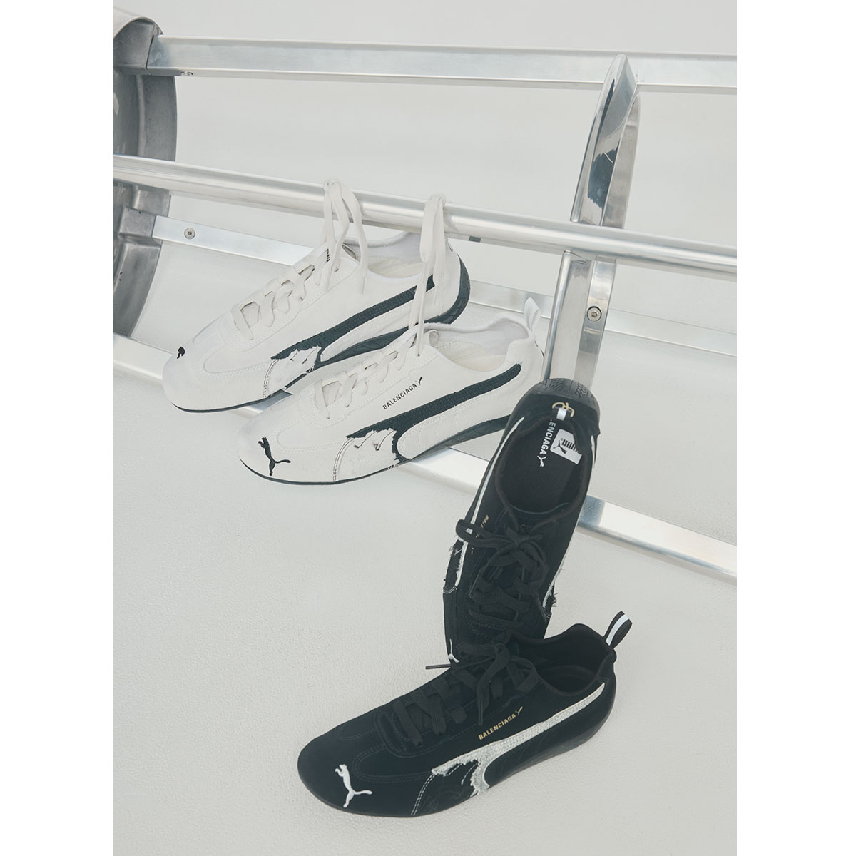 タビ新色、バレンシアガコラボ】モードっぽさもきちんと感も両立の憧れ