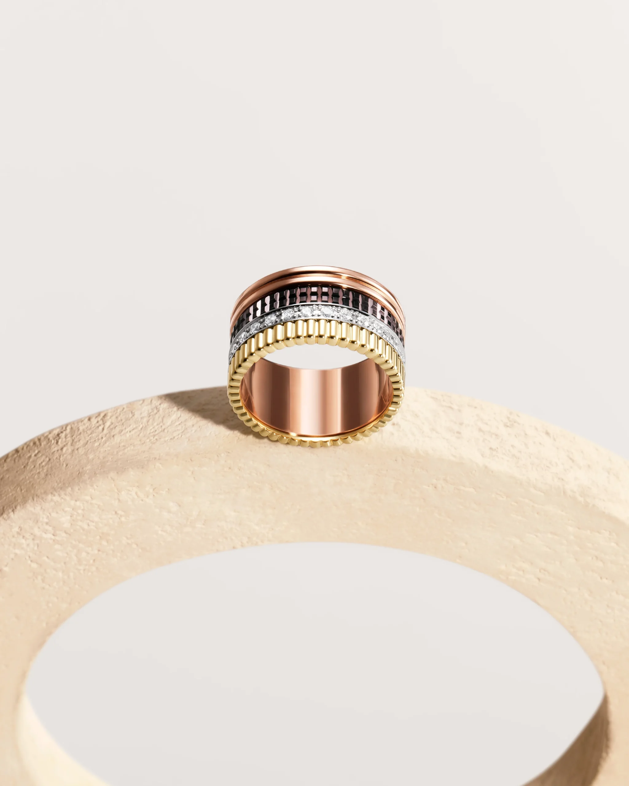 ブシュロンの「キャトル」リングの物画像。