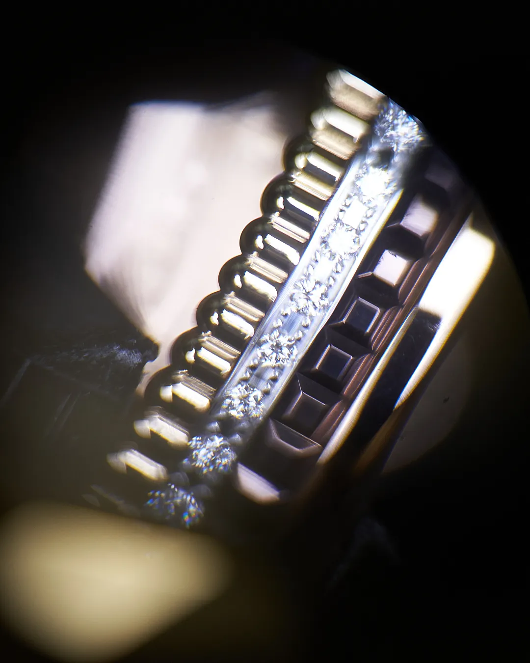 ブシュロンの「キャトル」リングの寄り画像。