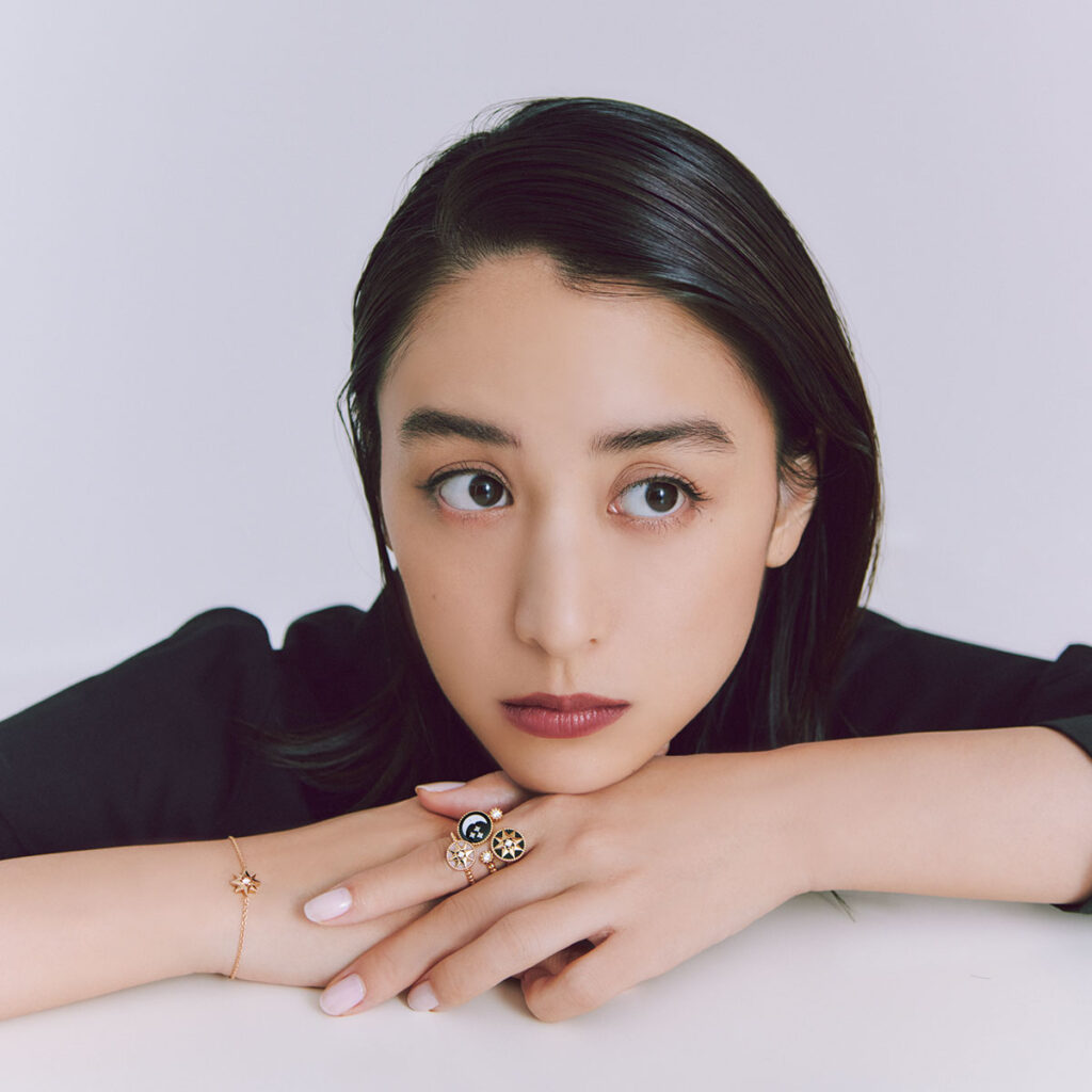 「ローズ デ ヴァン」コレクションのジュエリー