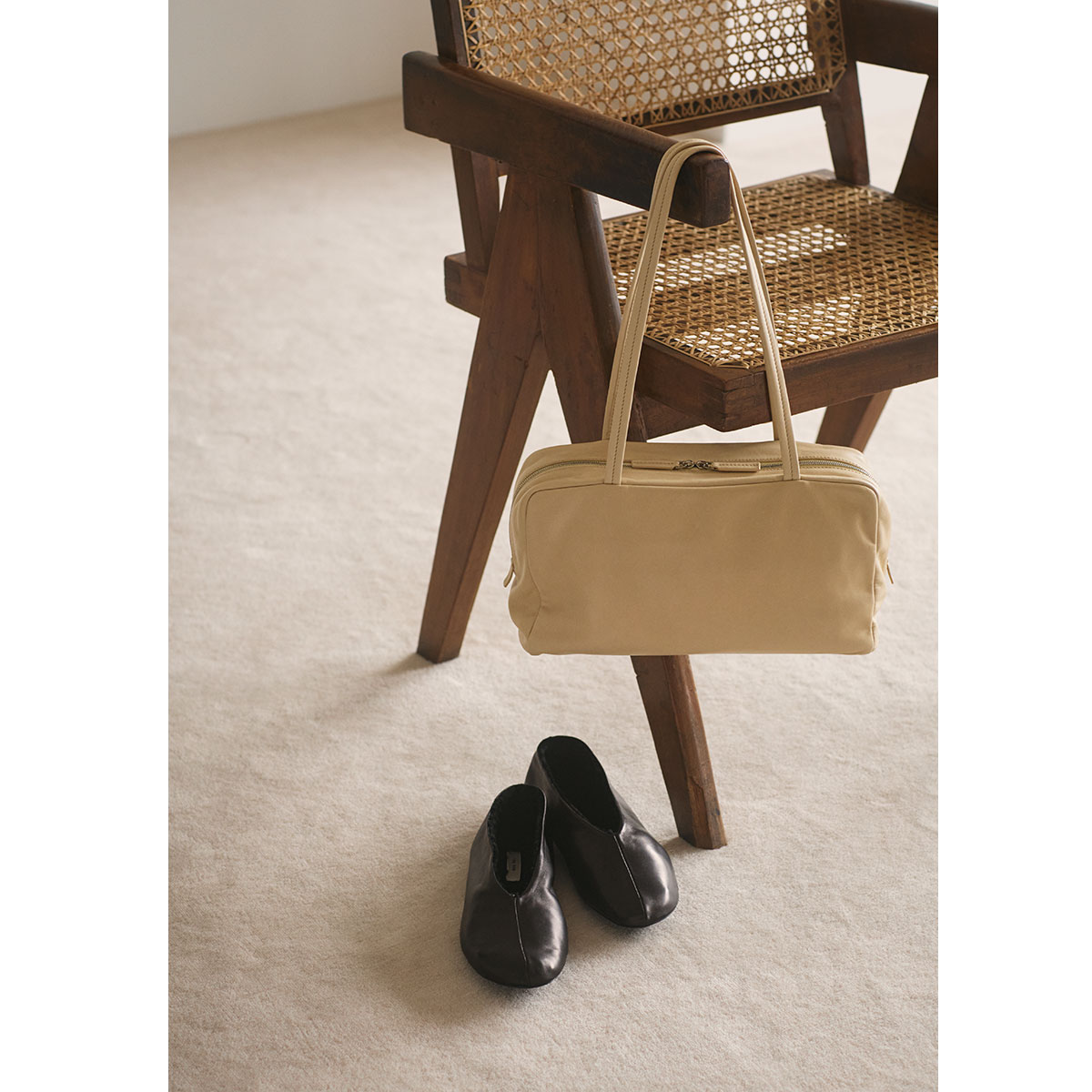 「アストラ ボウリング」と「ステラ スリッパ」