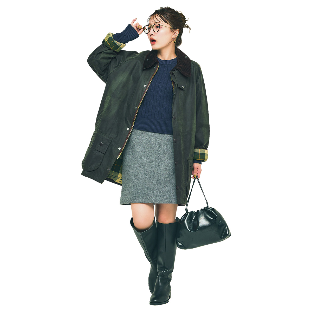 ケーブルニット×ミニスカにワックスジャケットのコーデ