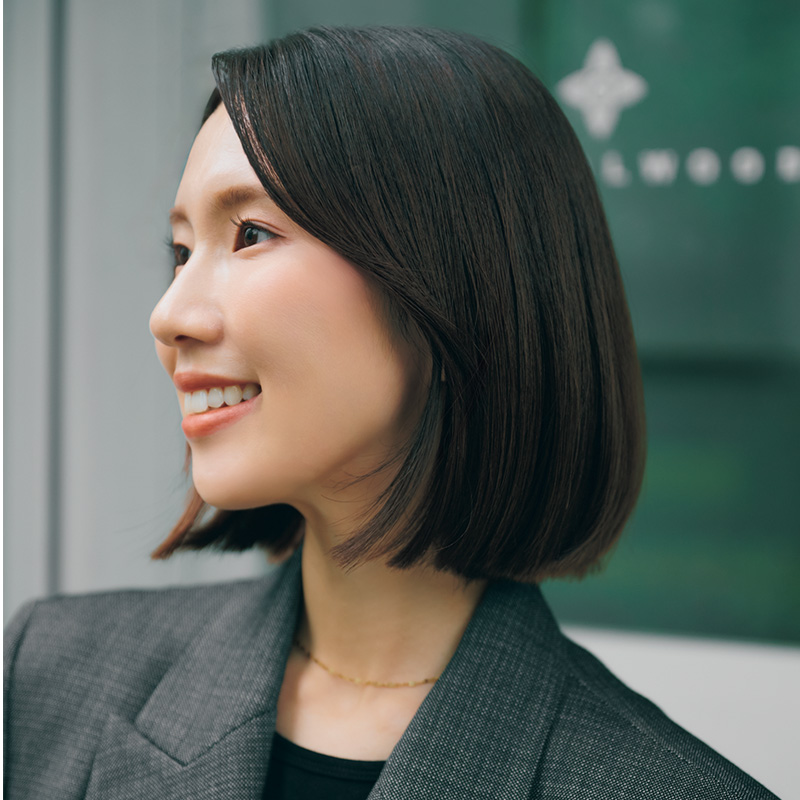 【ヘアスタイル】褒められる『ミニボブ』は“毛先は重め＆前髪なし”が大人っぽい！