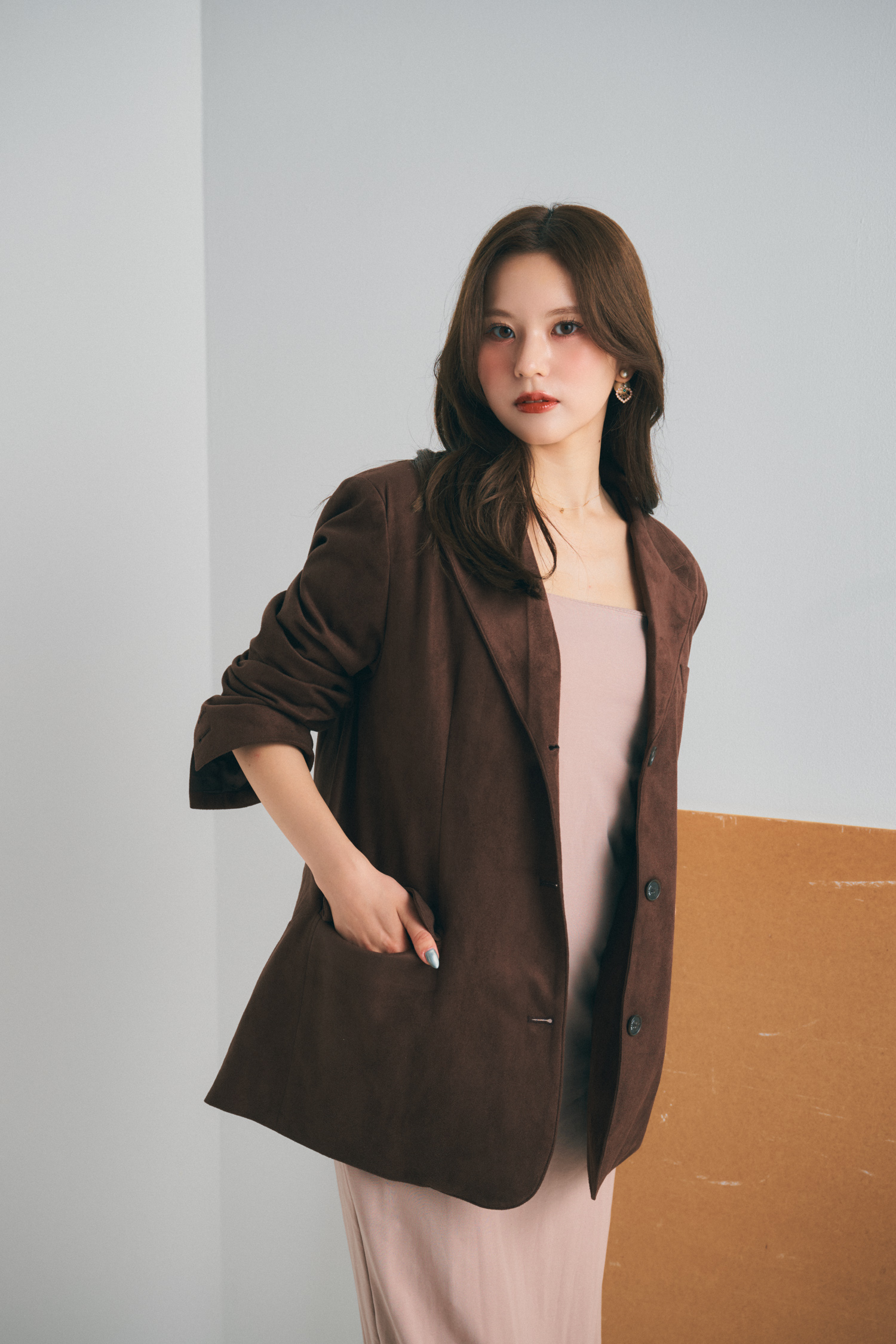 旬の「茶系コーデ」をオシャレに見せる色合わせは？おすすめスタイル3