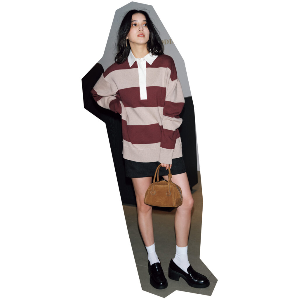 ラガーニットとミニスカのスポーティコーデ