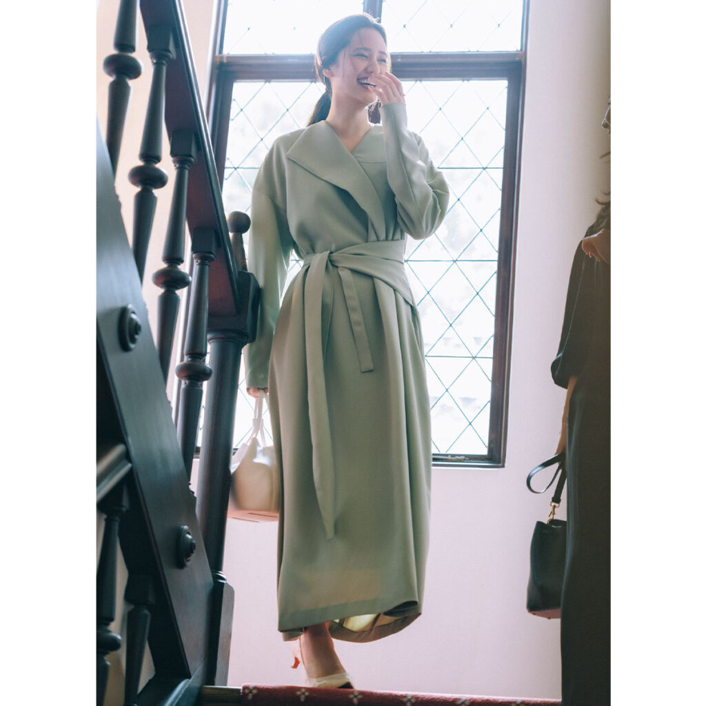 ラップタイプワンピースのお呼ばれコーデ