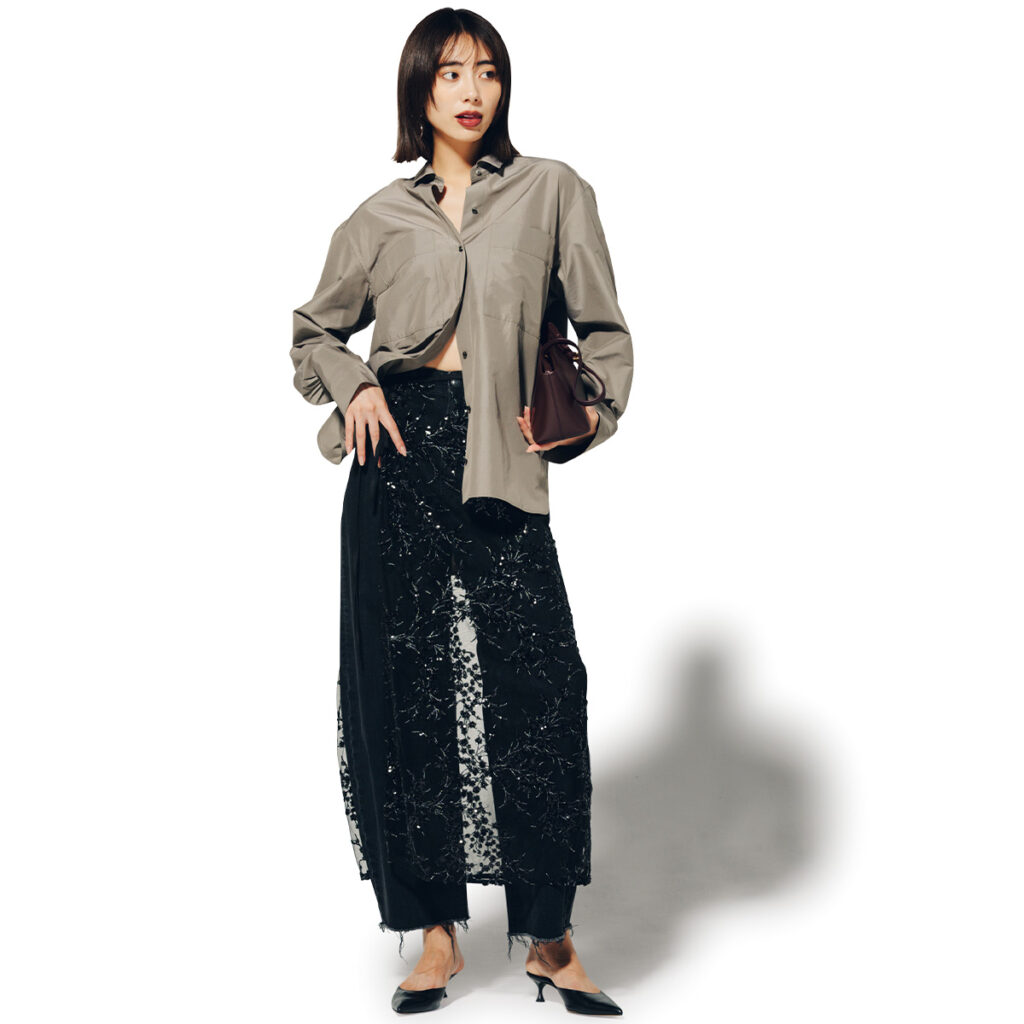 レーススカートとパンツの重ね着コーデ