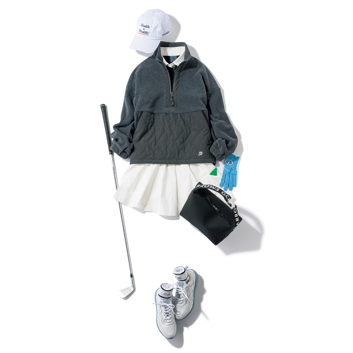 ハーフジップフリースと白ミニスカのゴルフコーデ