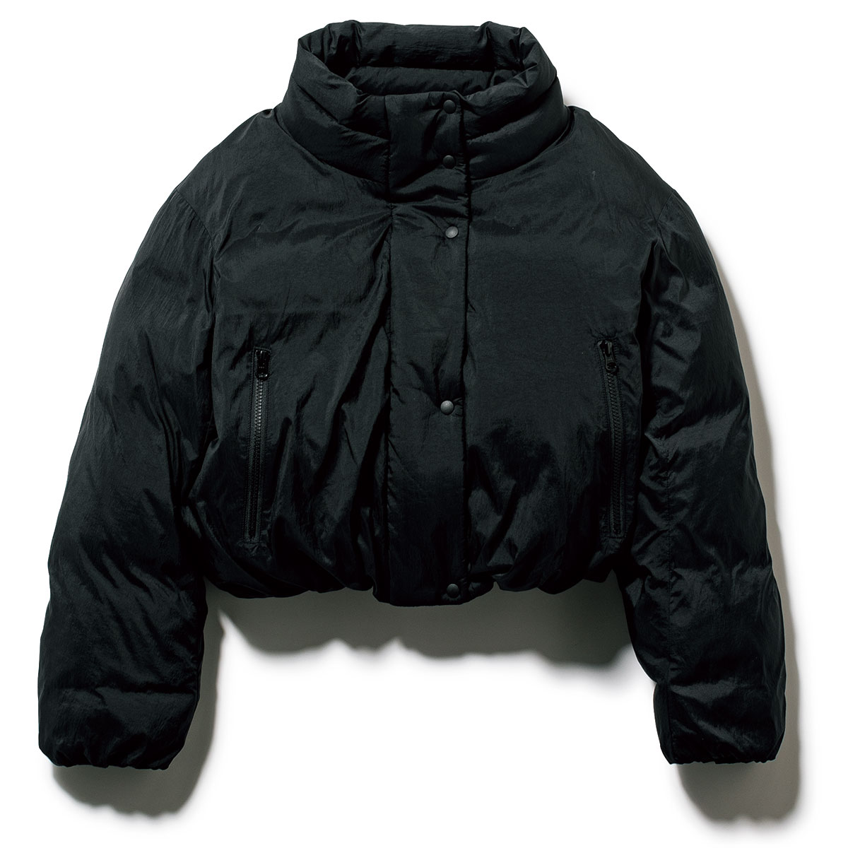 短丈＆丸みボリュームシルエットのダウンジャケット