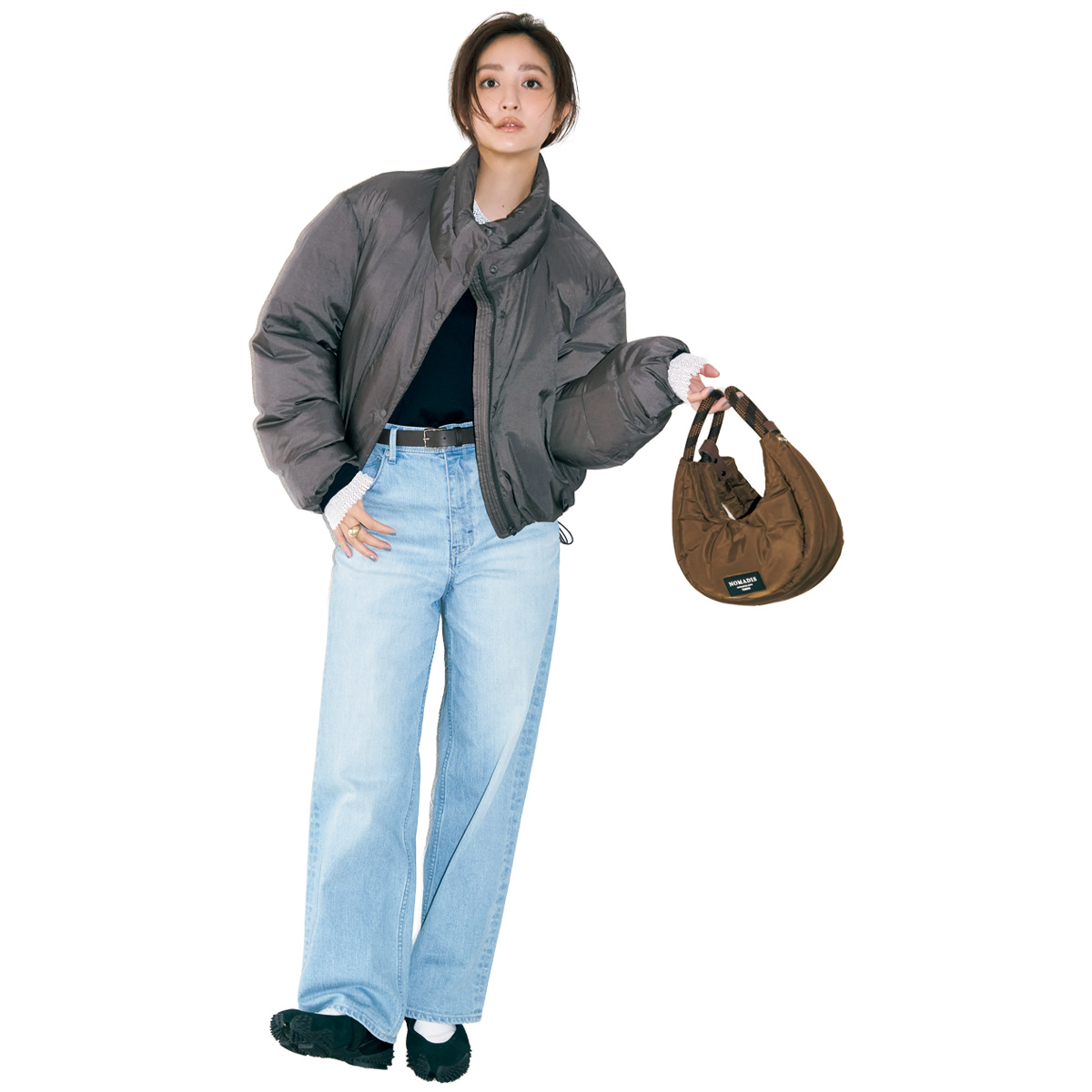 グレーダウンとデニムのコーデ