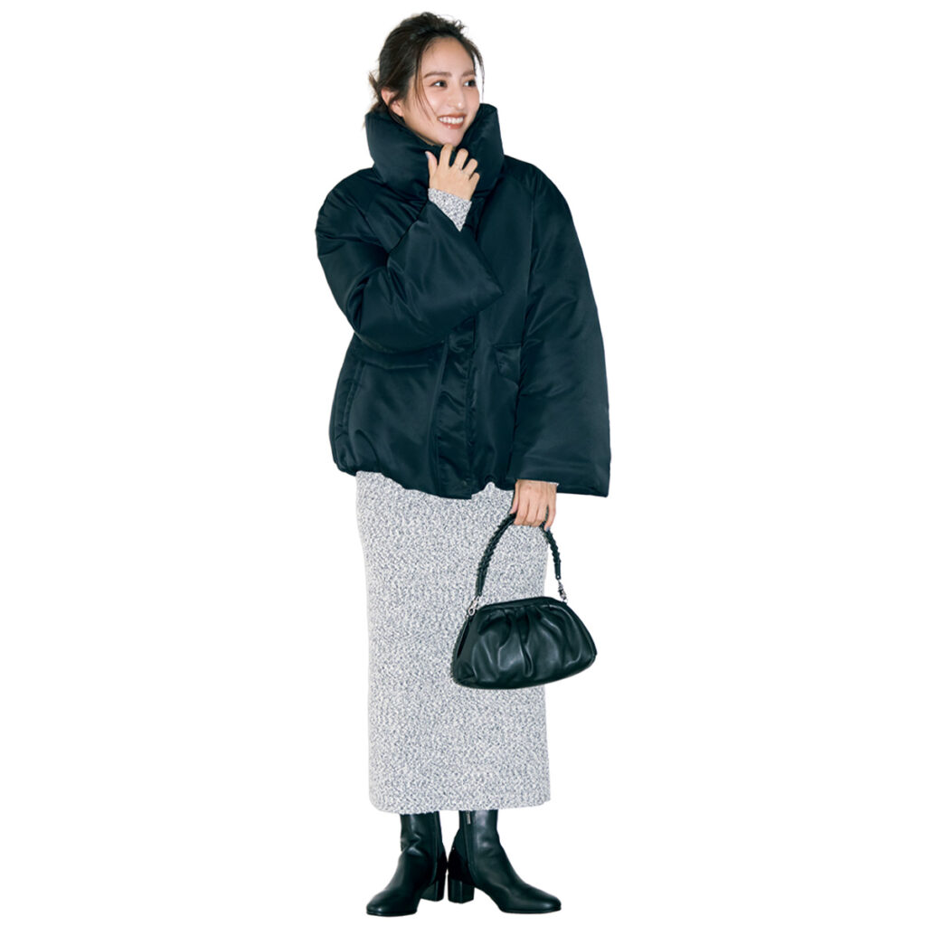 Iラインスカートとパフテッドジャケットのコーデ